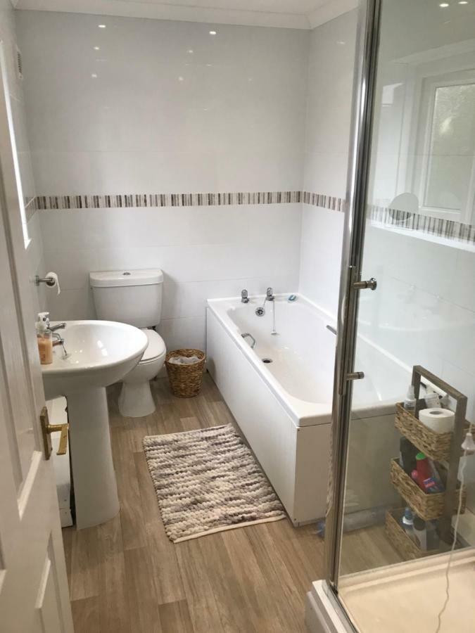Towy Valley Retreat Carmarthen Bagian luar foto